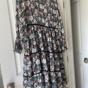 Gorgeous floral dress- EUC!!